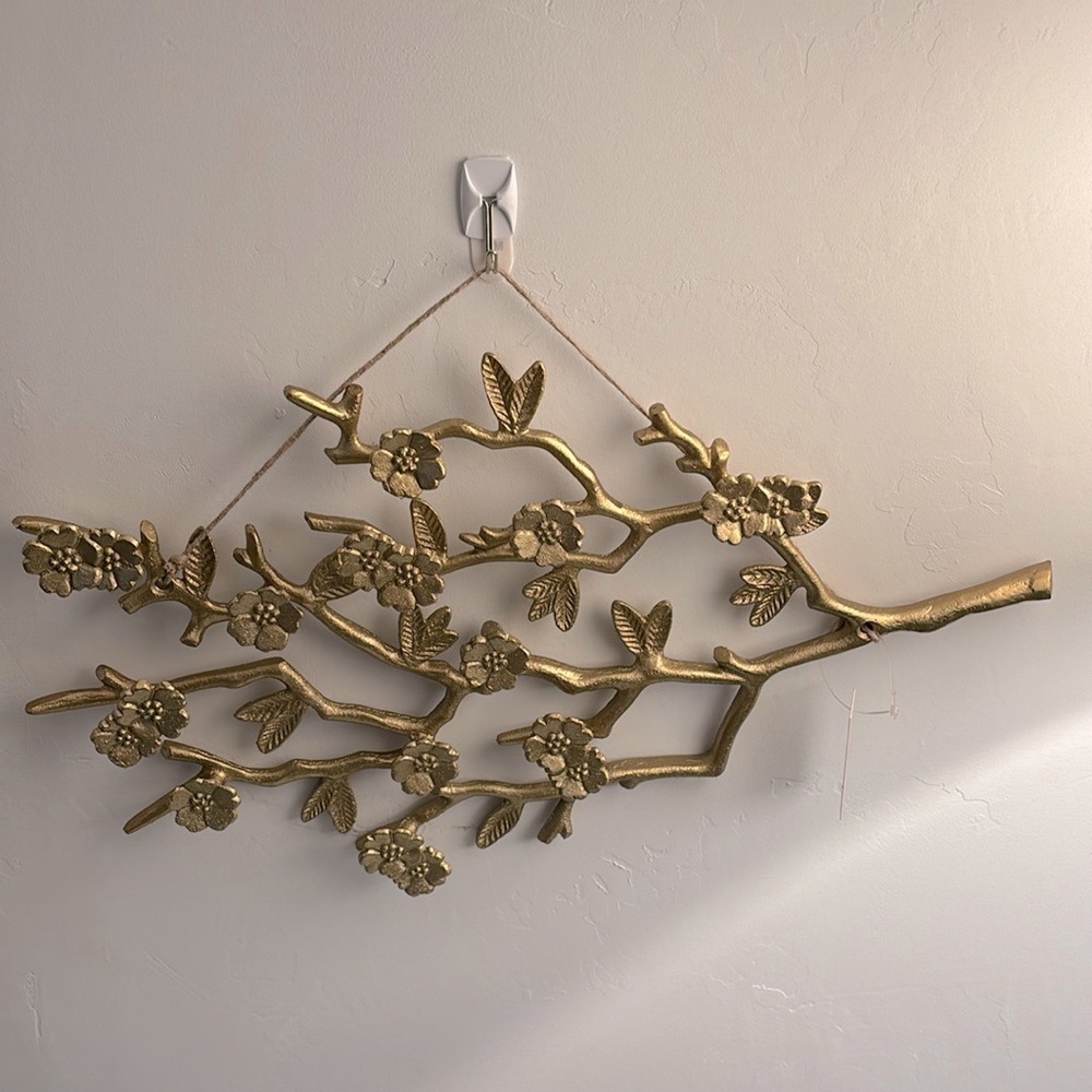 Golden floral Jewelry hanger